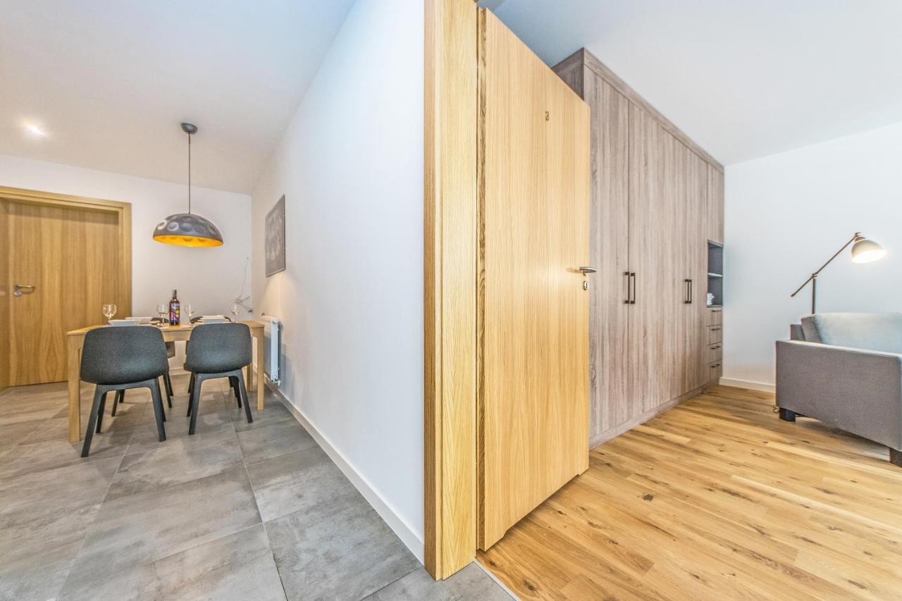 Bh Properties, Apartamenty Teatr Wybrzeze Srodmiescie Danzig Exterior foto